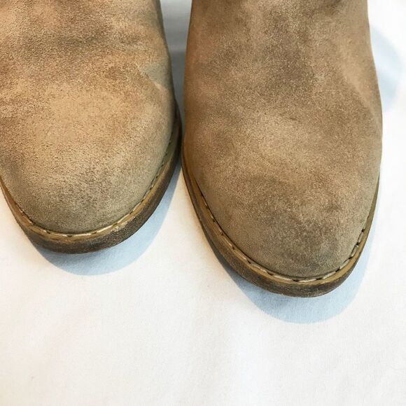 tan Suede Ankle Booties 💚🌻 - Picture 6 of 11
